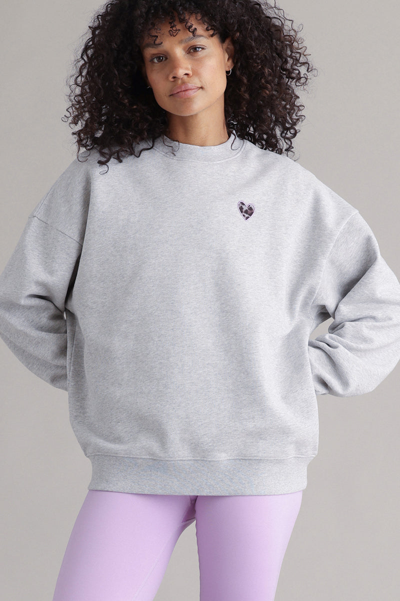 hey-honey-classic-sweatshirt-leo-heart-grey-melange-pullover image 2