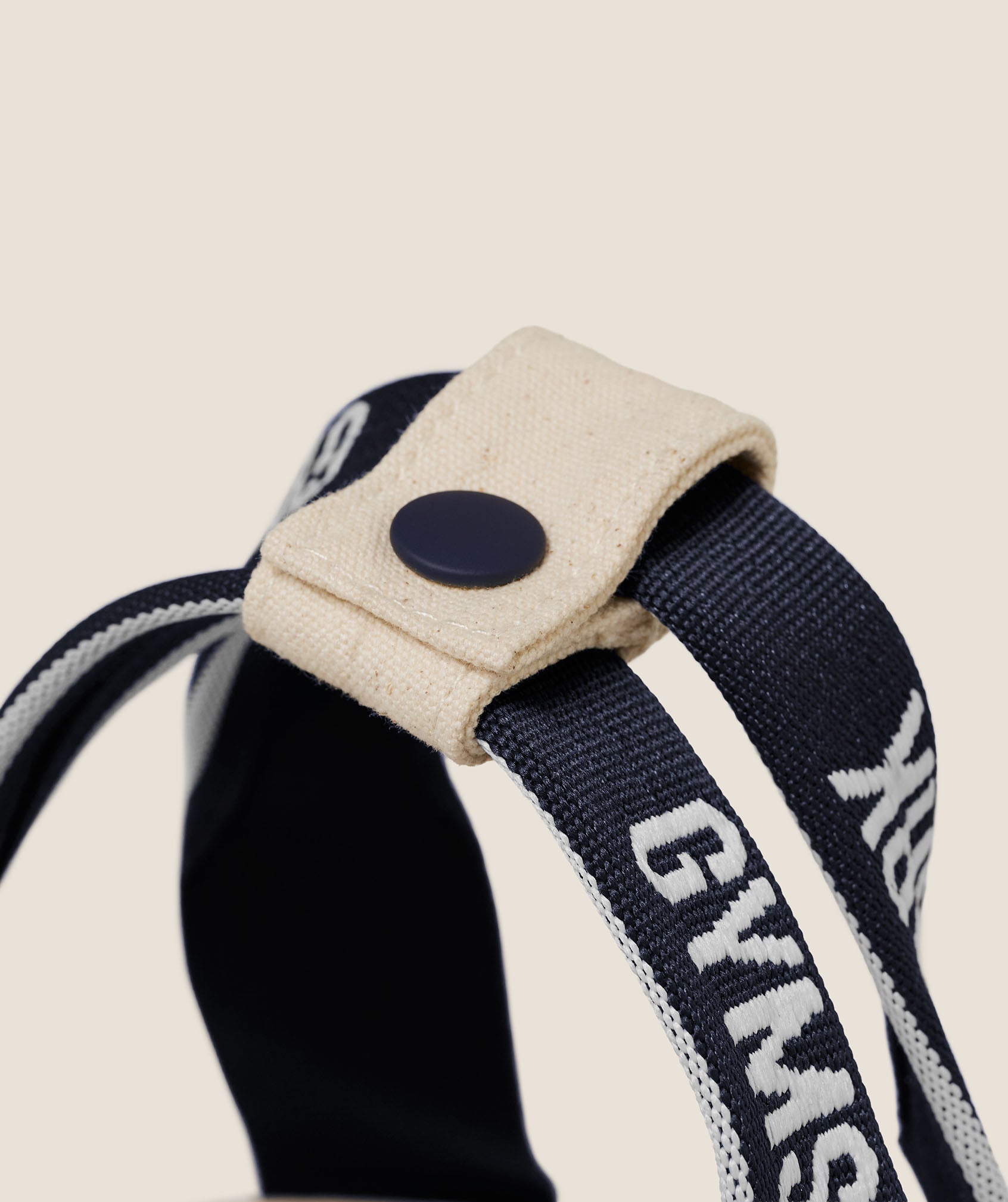 gymshark-everyday-seamless-logo-mini-tote-tasche-baumwolle image 4