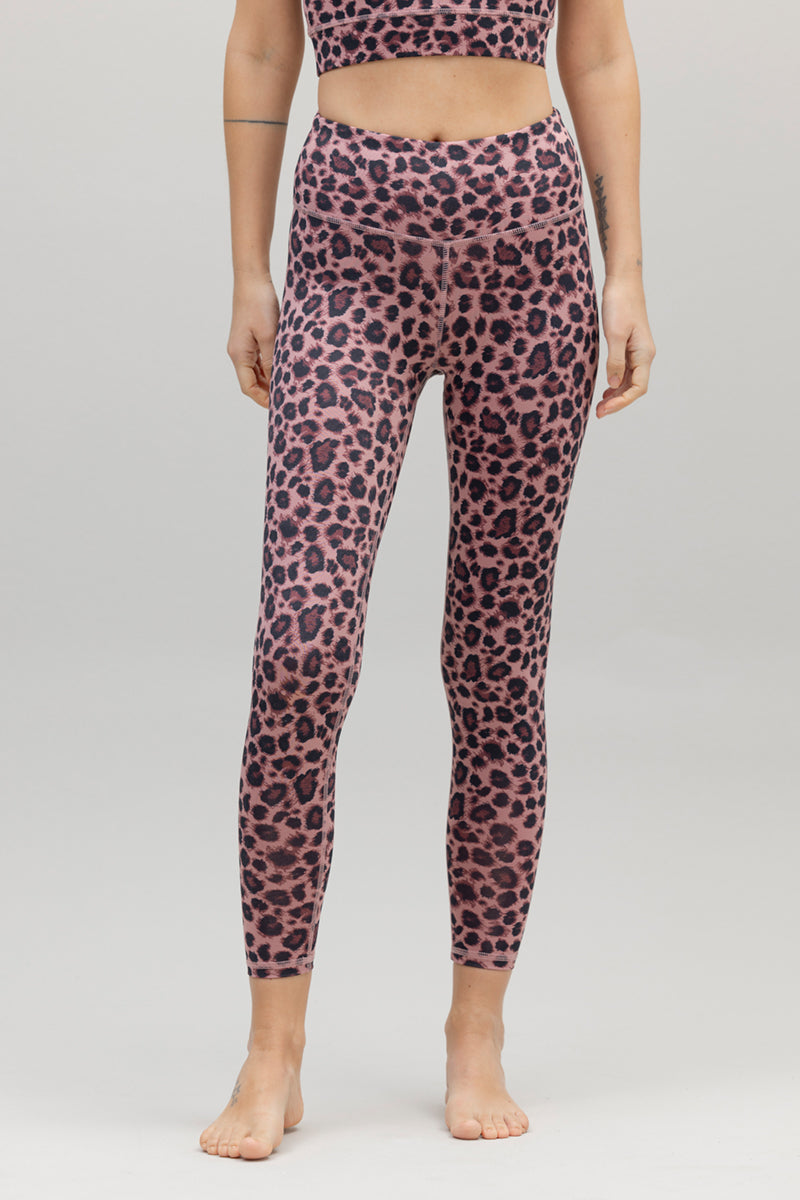 hey-honey-classic-cropped-leggings-leo-rose-3-4-print image 2