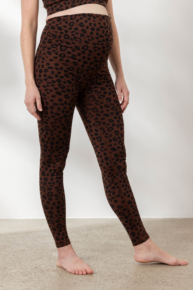 hey-honey-classic-maternity-leggings-leo-chocolate image 2