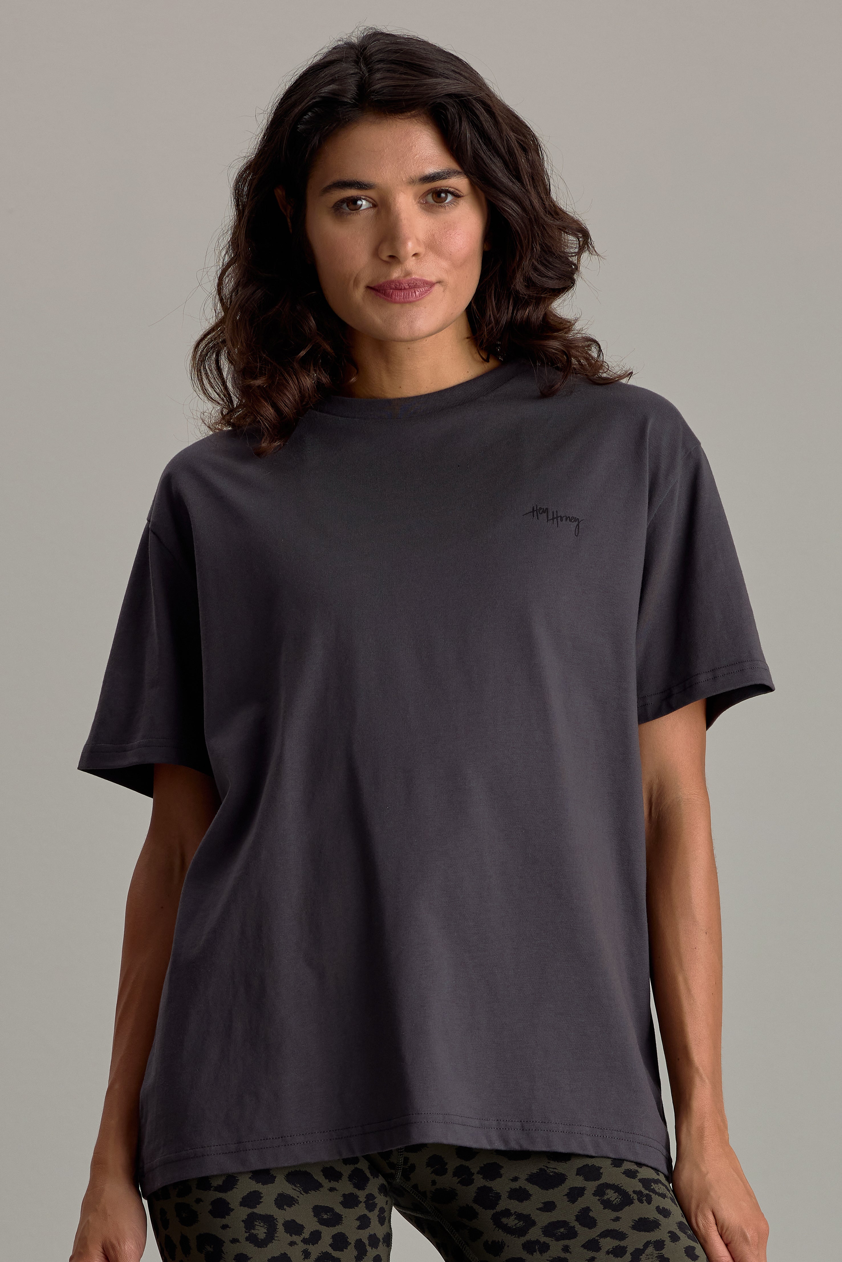hey-honey-classic-t-shirt-kind-dark-grey-mit-print image 5