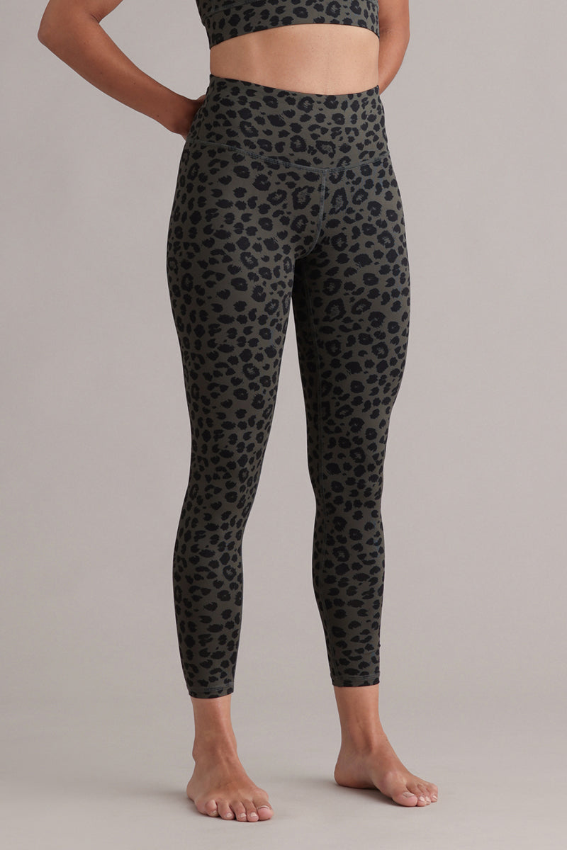 hey-honey-classic-cropped-leggings-leo-forest-yogahose-xs-xxl image 5
