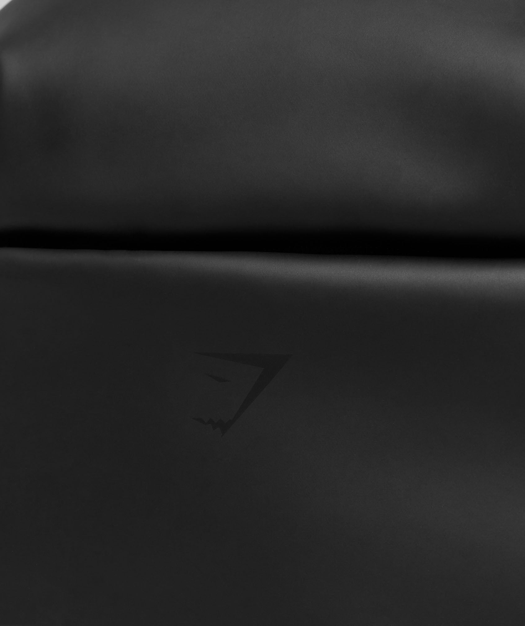 gymshark-everyday-small-sleek-backpack-rucksack-20-liter-3 image 5
