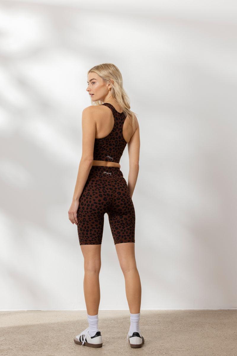 hey-honey-classic-biker-leo-chocolate-shorts-kurz-leo-print image 3