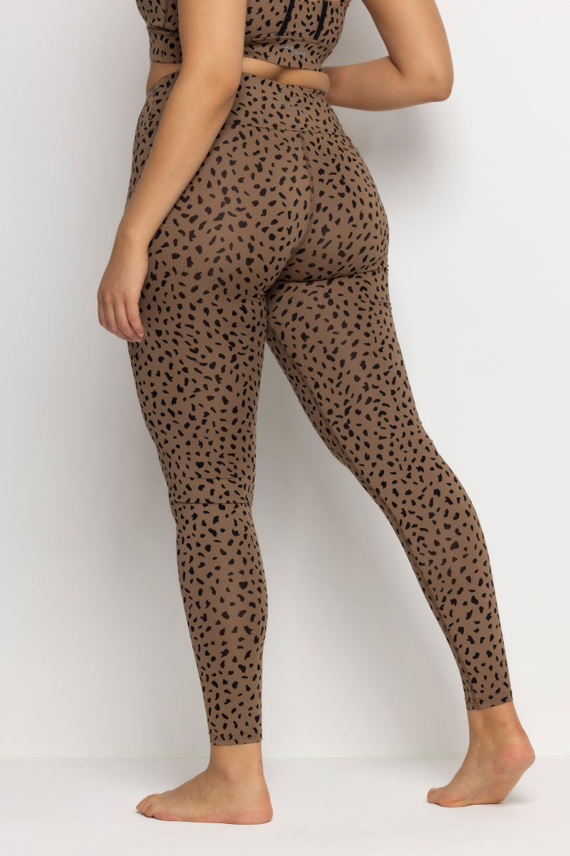 hey-honey-classic-lessismore-leggings-caribou-print-high-waist image 3