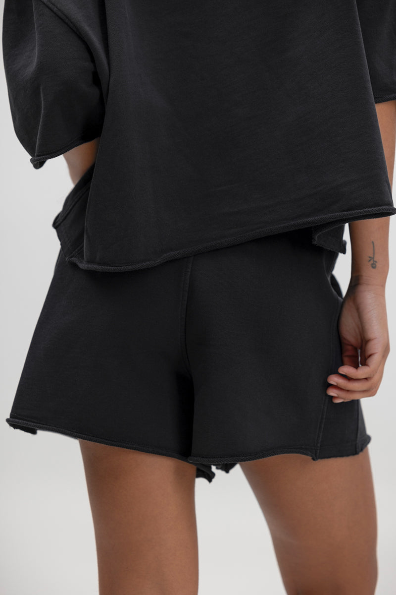 hey-honey-classic-mid-rise-short-sweatshorts-schwarz-baumwolle image 4