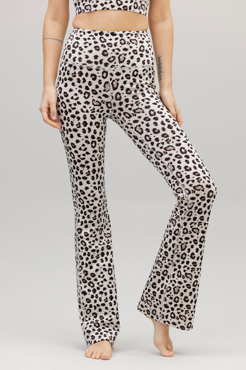 hey-honey-classic-flared-leggings-leo-clay-print image 5