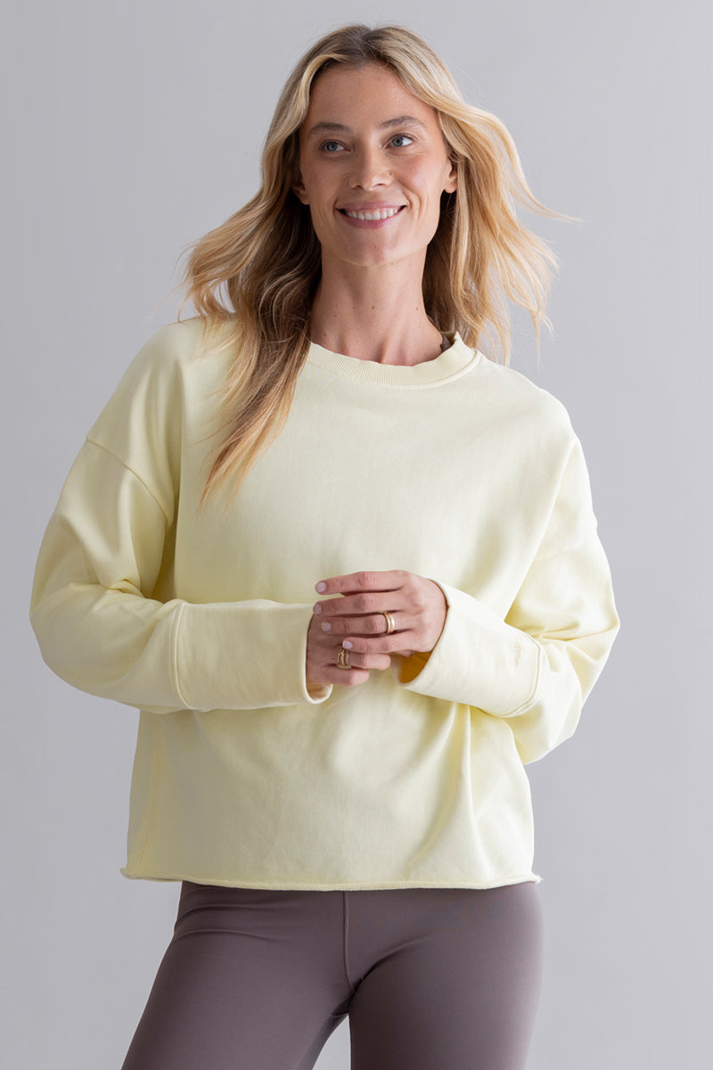 hey-honey-classic-open-edge-sweater-pastel-yellow-baumwolle image 7