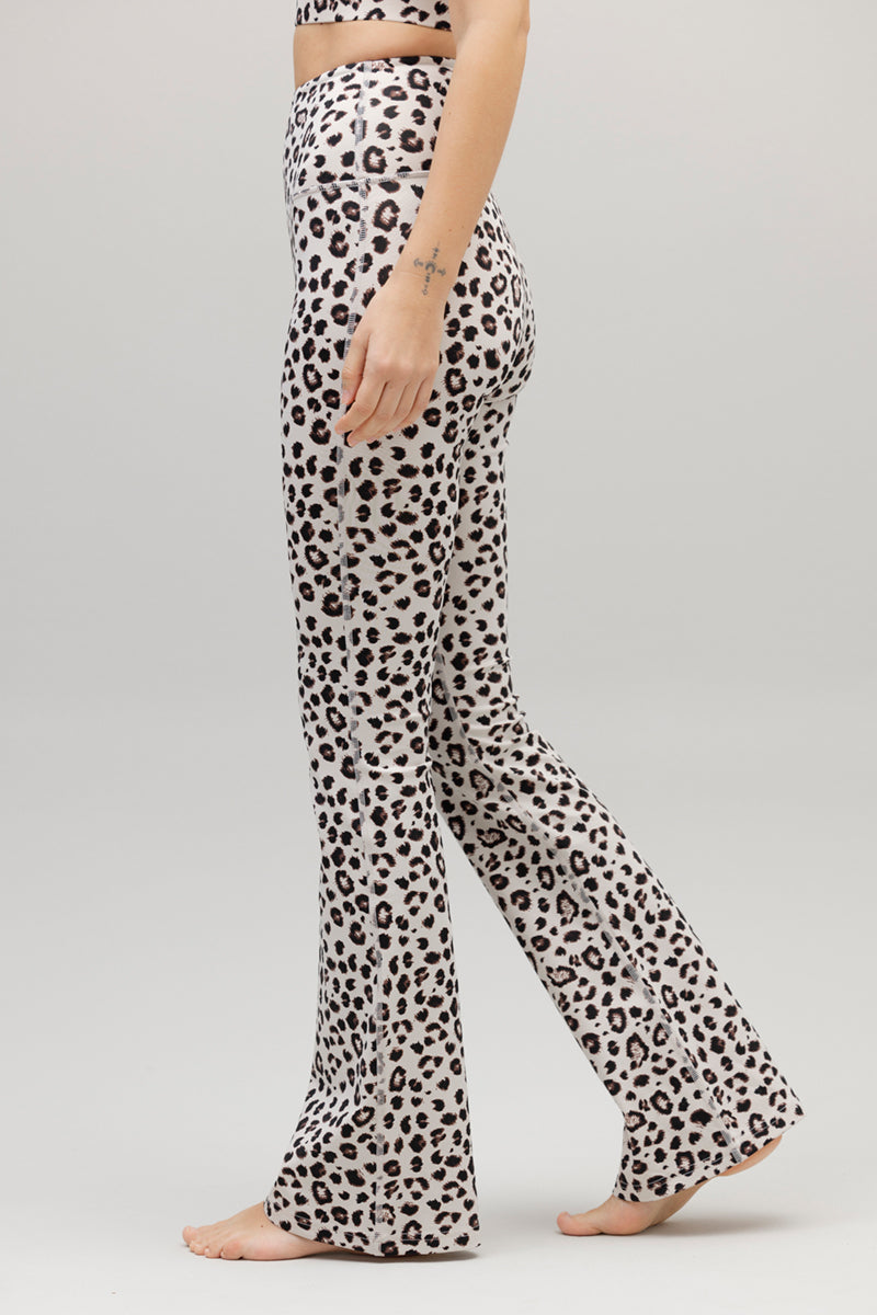 hey-honey-classic-flared-leggings-leo-clay-print image 4