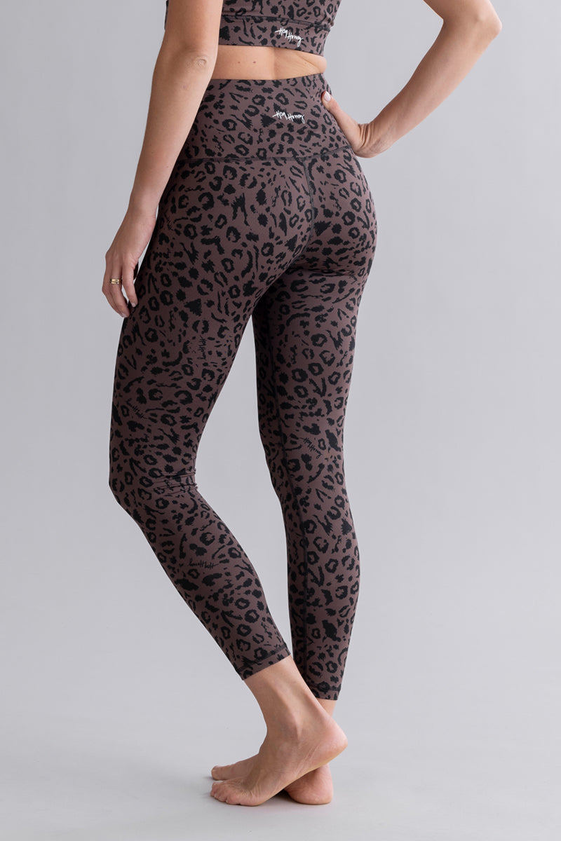 hey-honey-classic-cropped-leggings-mono-leo-soft-brown-7-8 image 1