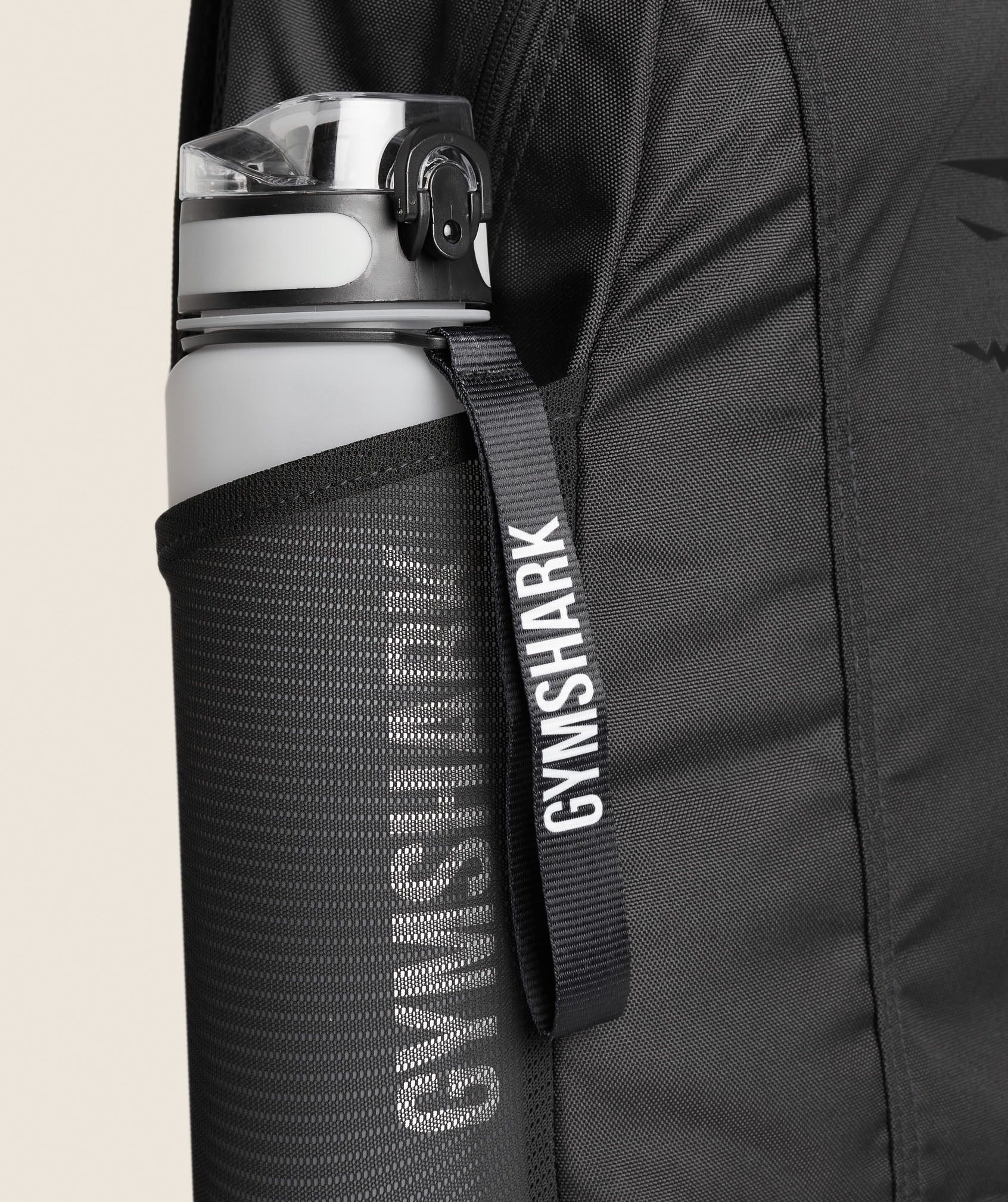gymshark-everyday-seamless-sharkhead-backpack-rucksack-24-l image 2