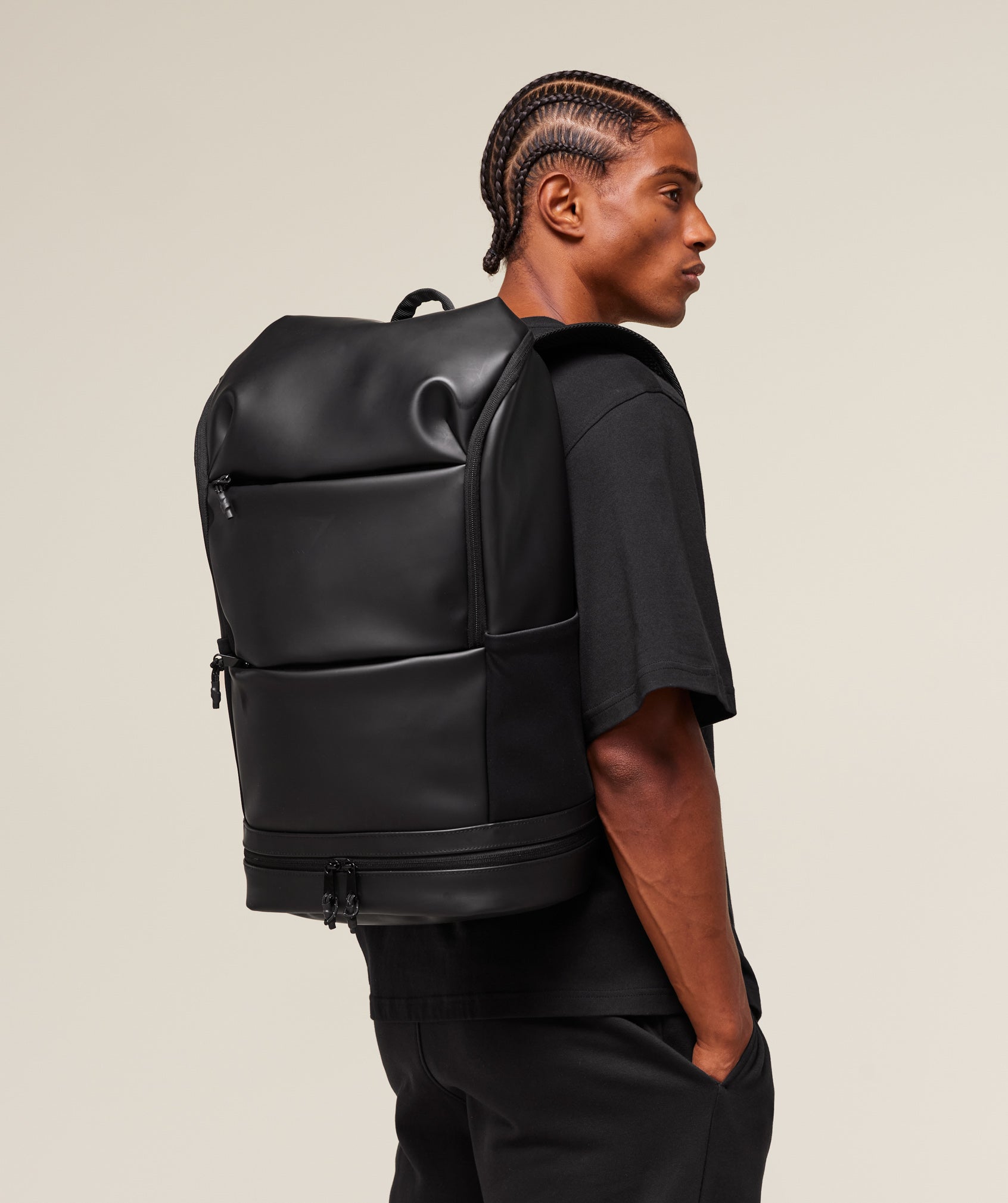 gymshark-everyday-seamless-sleek-rucksack-23-l-meal-prep-fach image 4