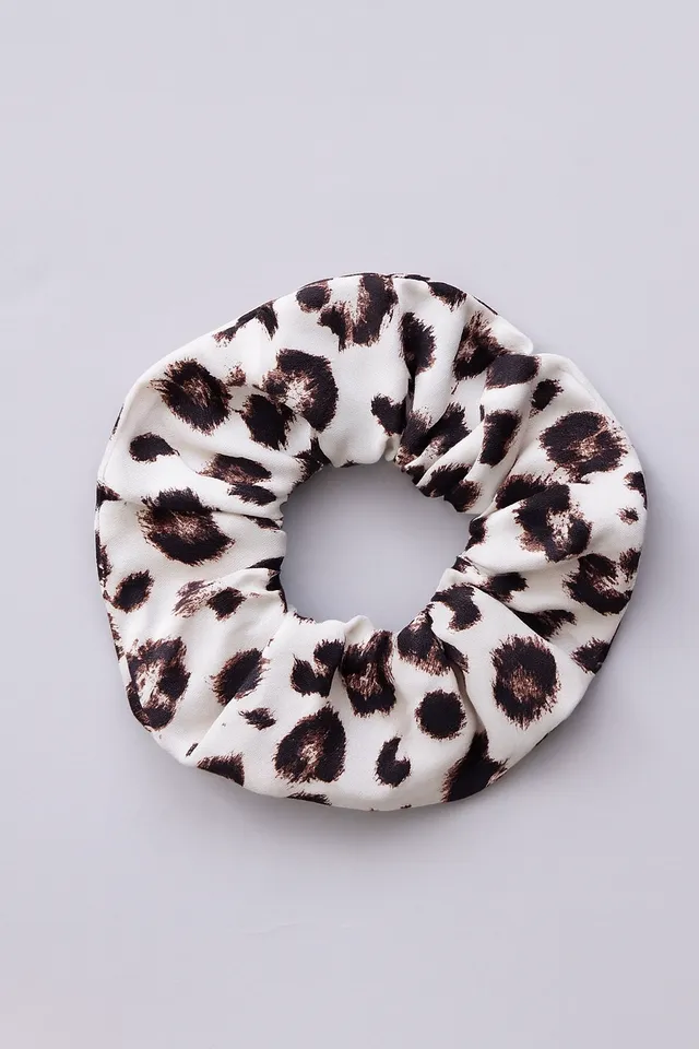hey-honey-classic-scrunchie-leo-clay-haargummi-leo-print image 1