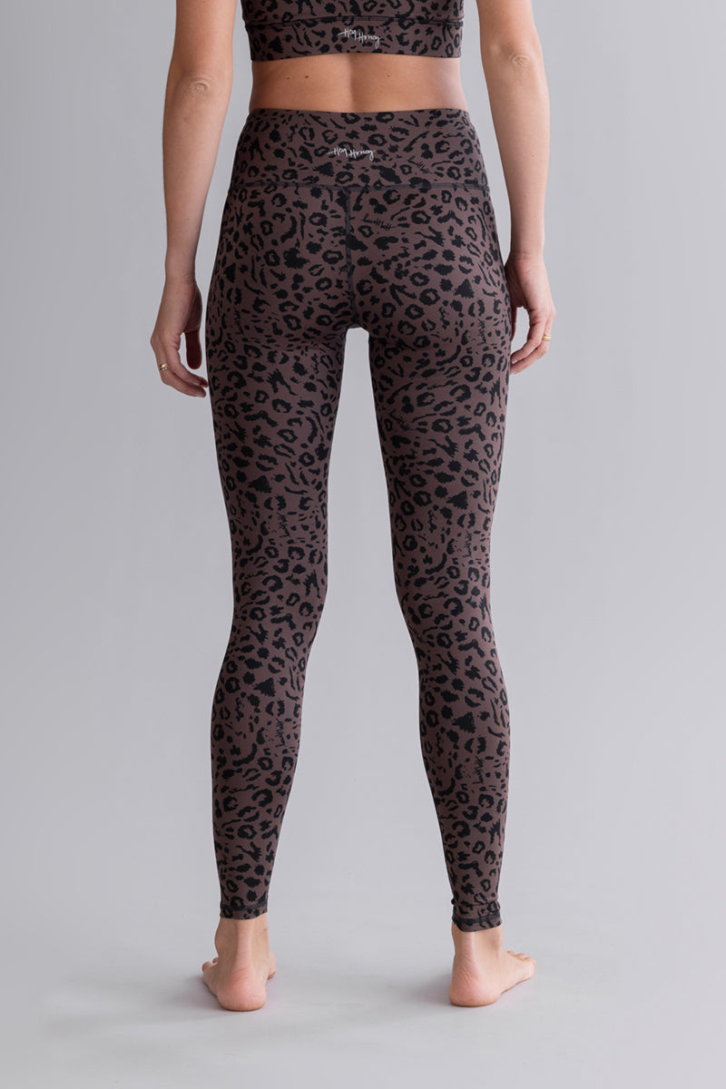hey-honey-classic-mono-leo-soft-brown-yogahose-high-waist image 4