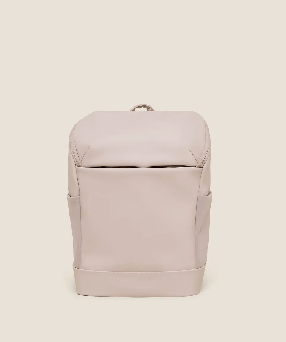 gymshark-everyday-small-sleek-backpack-rucksack-20-liter-4 image 1
