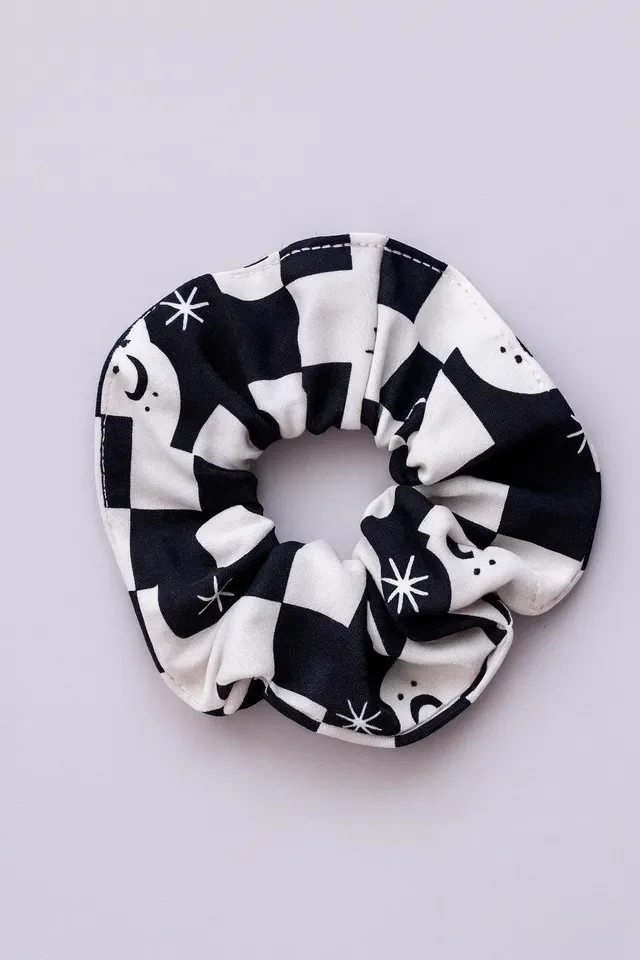 hey-honey-classic-scrunchie-day-and-night-black-haargummi image 1