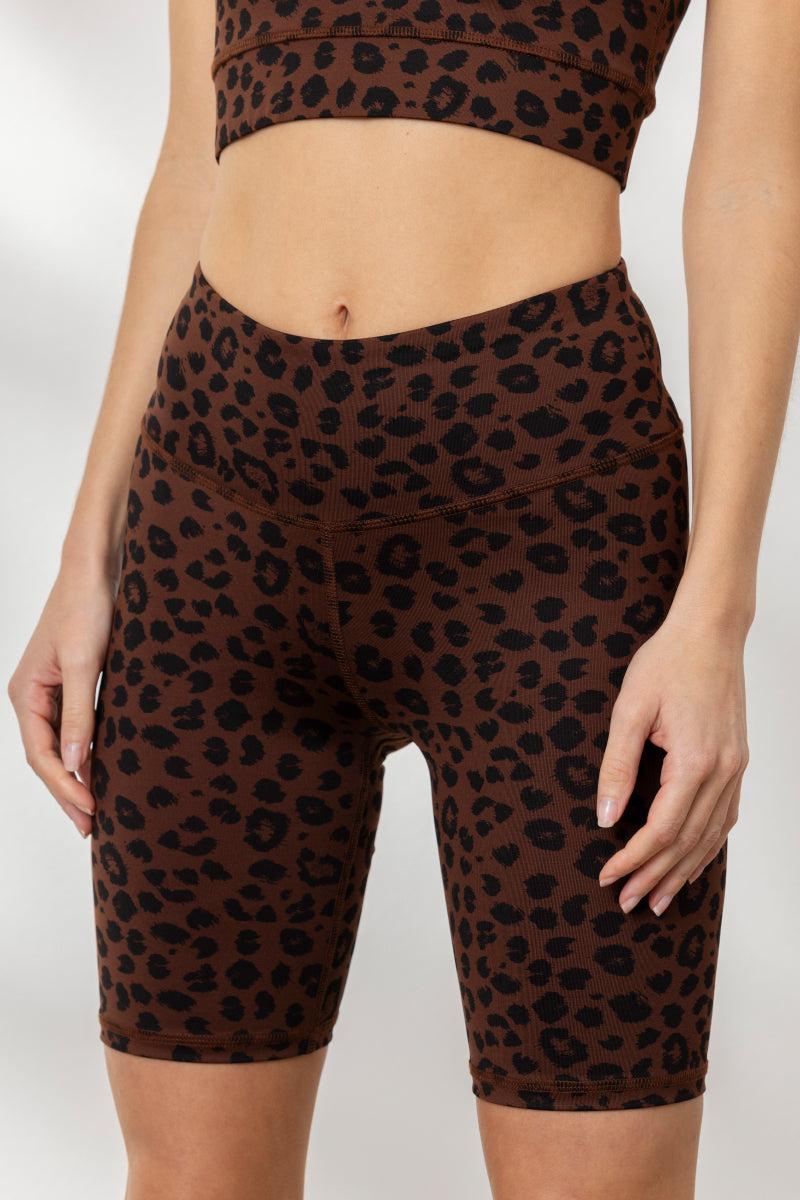 hey-honey-classic-biker-leo-chocolate-shorts-kurz-leo-print image 2