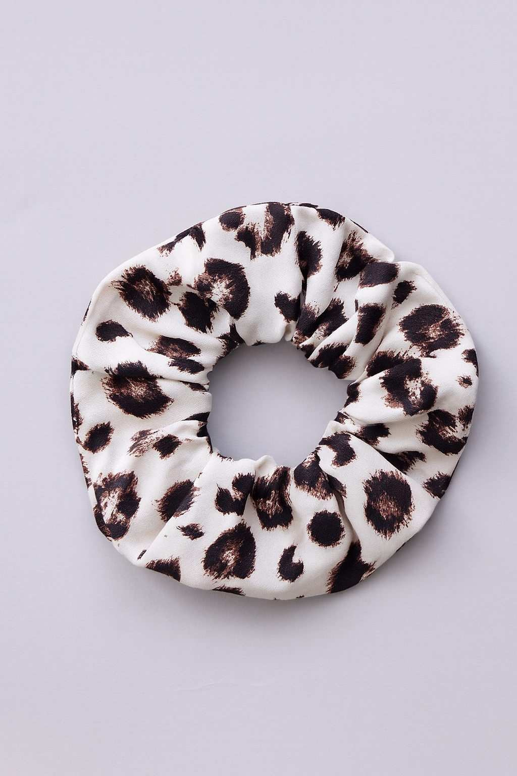 hey-honey-classic-scrunchie-leo-clay-haargummi-leo-print image 1