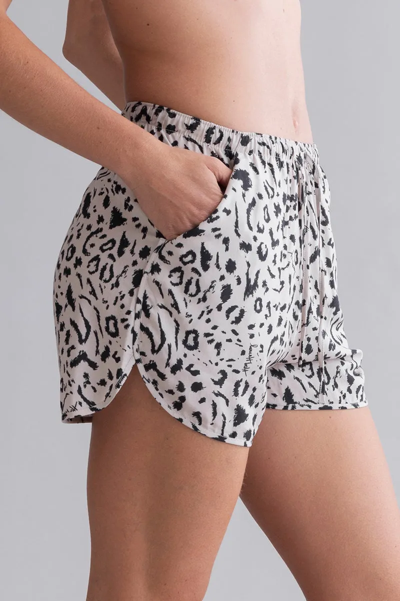 hey-honey-classic-summer-shorts-mono-leo-oatmeal-viskose image 1