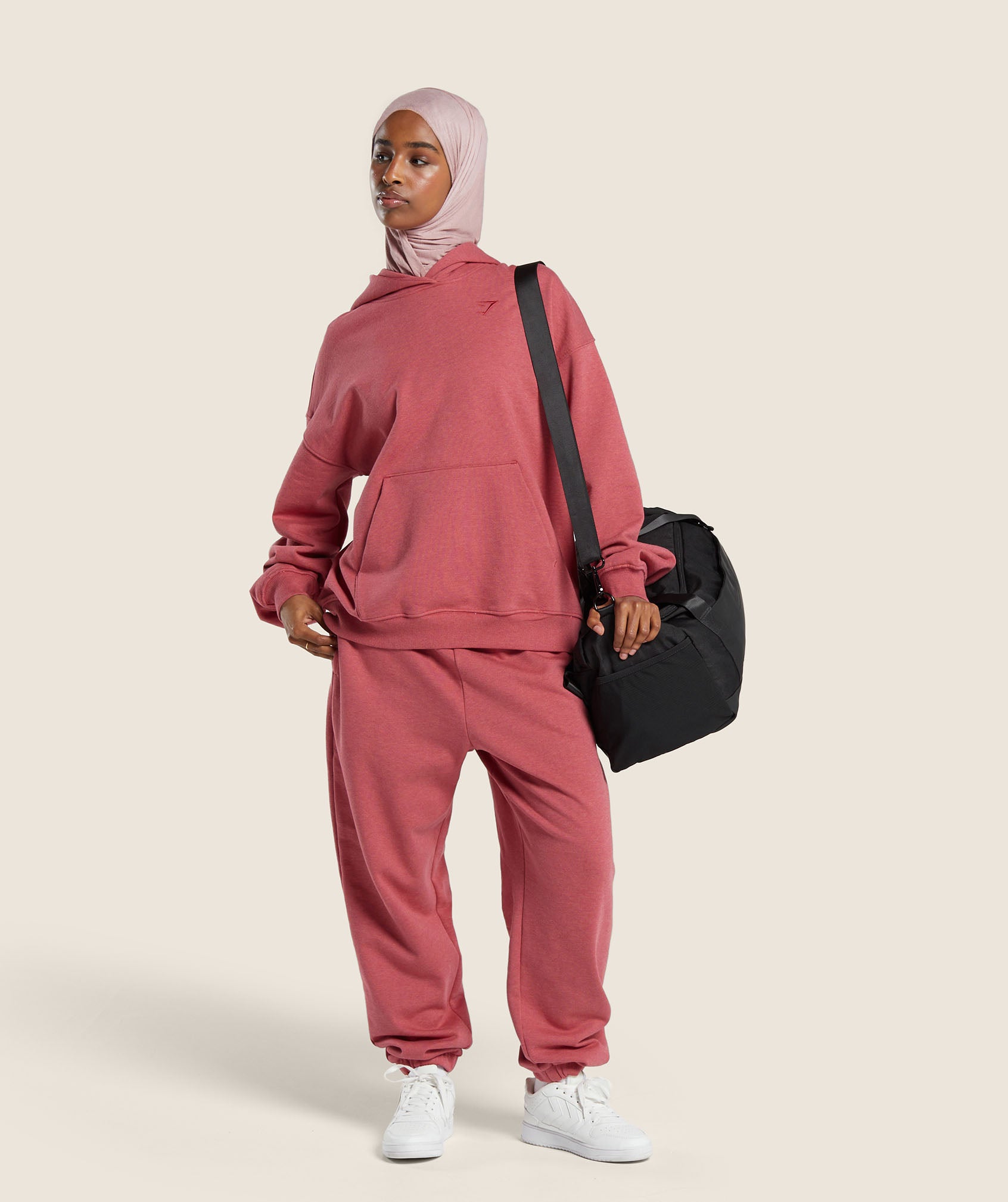 gymshark-everyday-holdall-small-sporttasche-34l-mit-schuhfach-2 image 8
