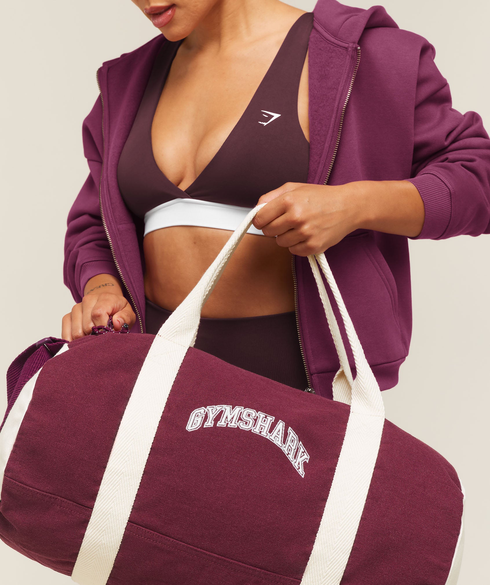gymshark-everyday-seamless-graphic-duffle-bag-31l-baumwolle image 8