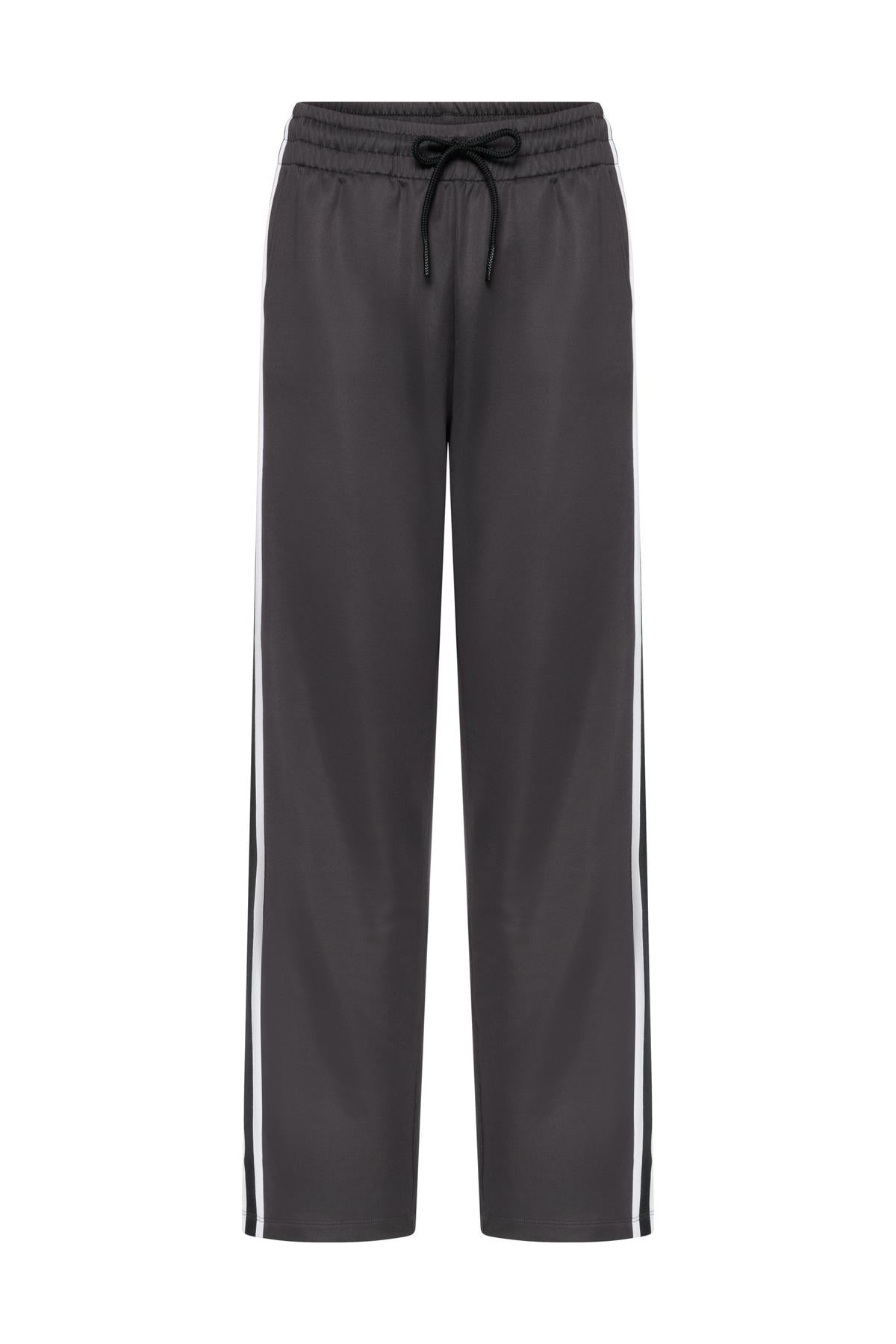 hey-honey-classic-trackpants-grey-trainingshose-grau-entspannt image 7