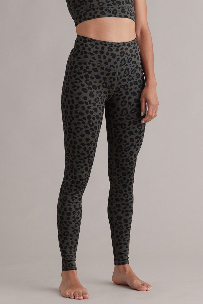 hey-honey-classic-leggings-leo-forest-high-waist-leo-print image 4