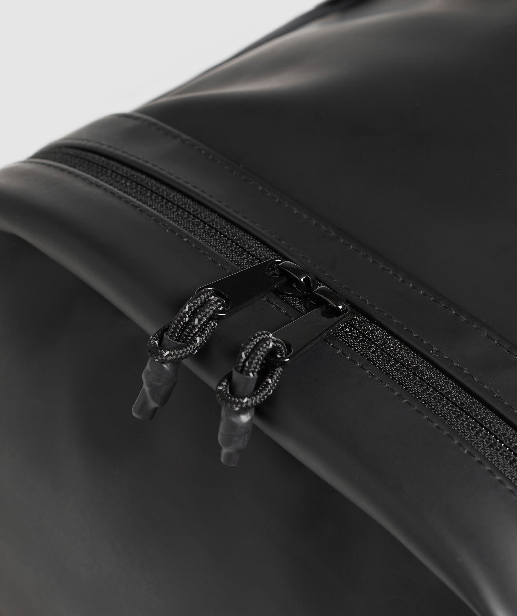 gymshark-everyday-seamless-sleek-rucksack-23l-wasserfest image 5