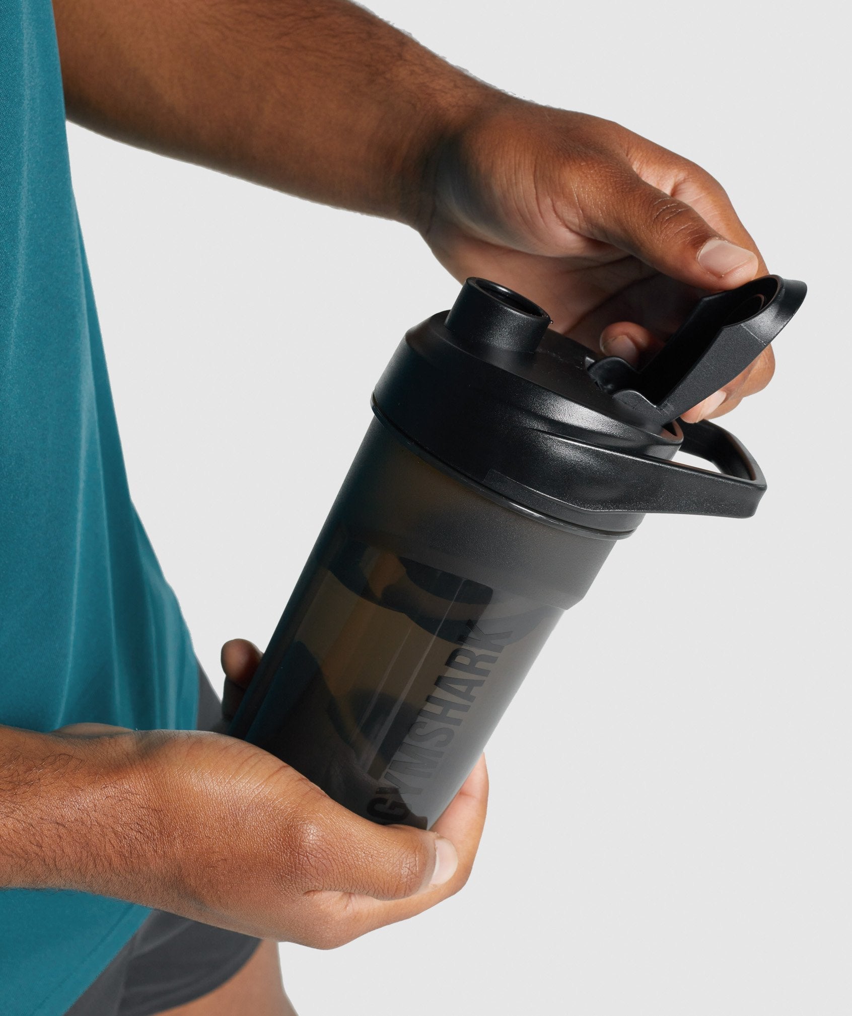 gymshark-conditioning-club-shaker-400-ml-shakerflasche-14oz image 5