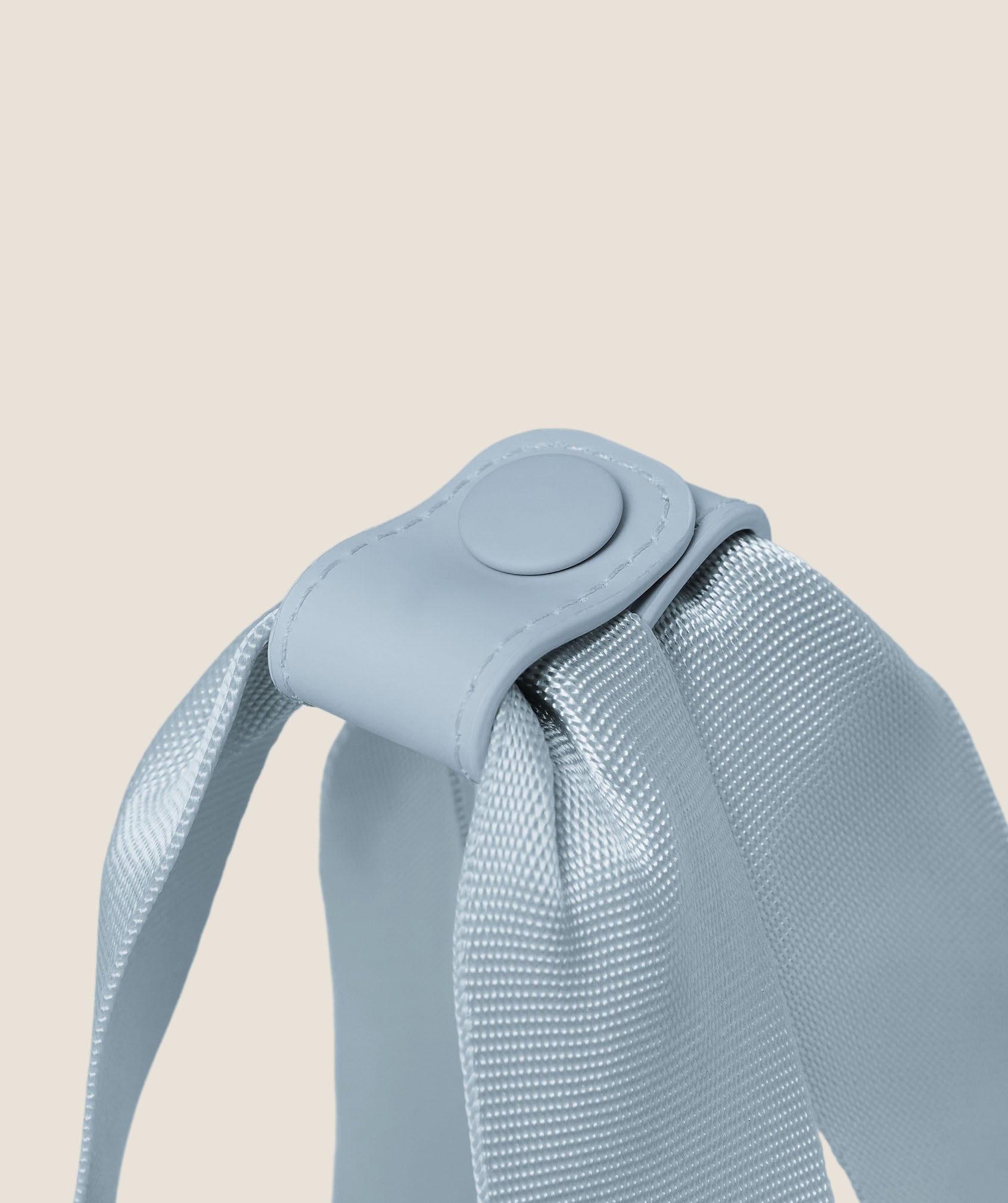 gymshark-everyday-mini-holdall-minitasche-mit-reissverschluss image 4