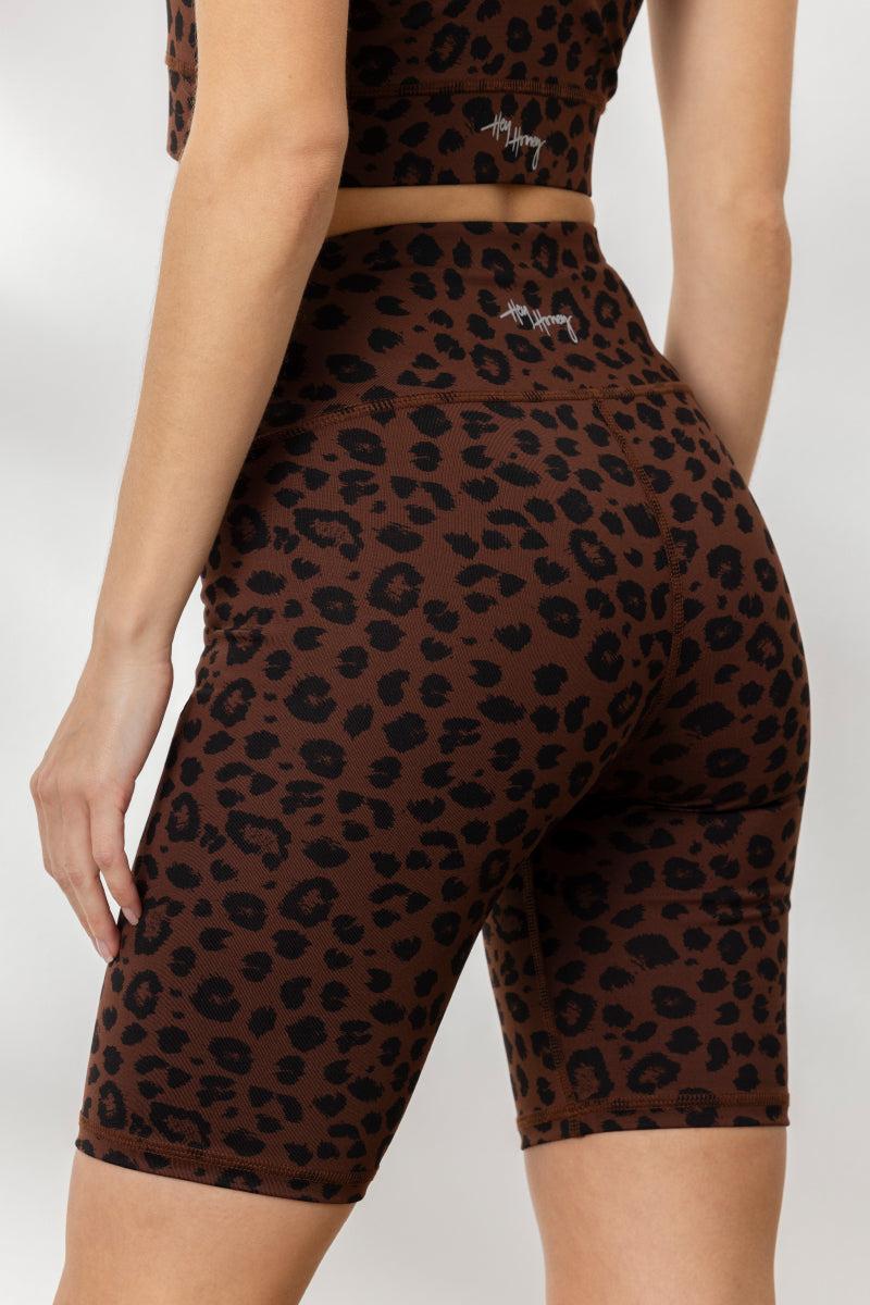 hey-honey-classic-biker-leo-chocolate-shorts-kurz-leo-print image 1