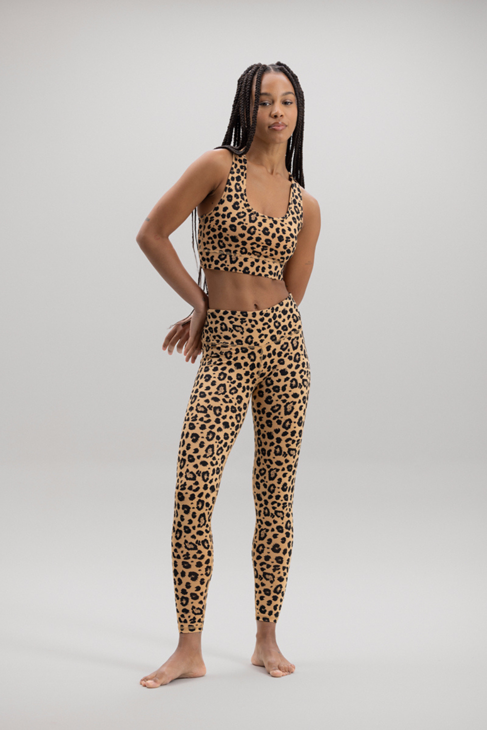 hey-honey-classic-cropped-leggings-leo-yogahose-biscuit image 1