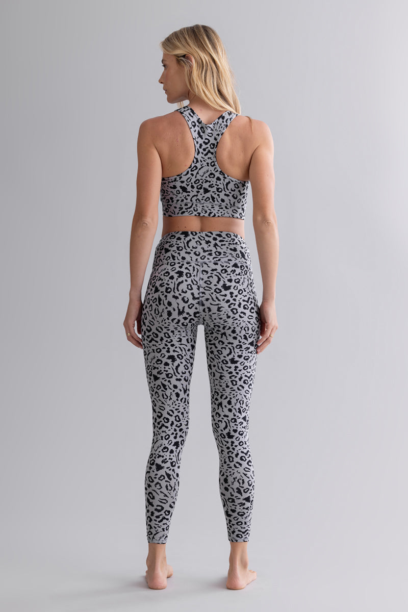 hey-honey-classic-cropped-leggings-mono-leo-stone-7-8 image 5