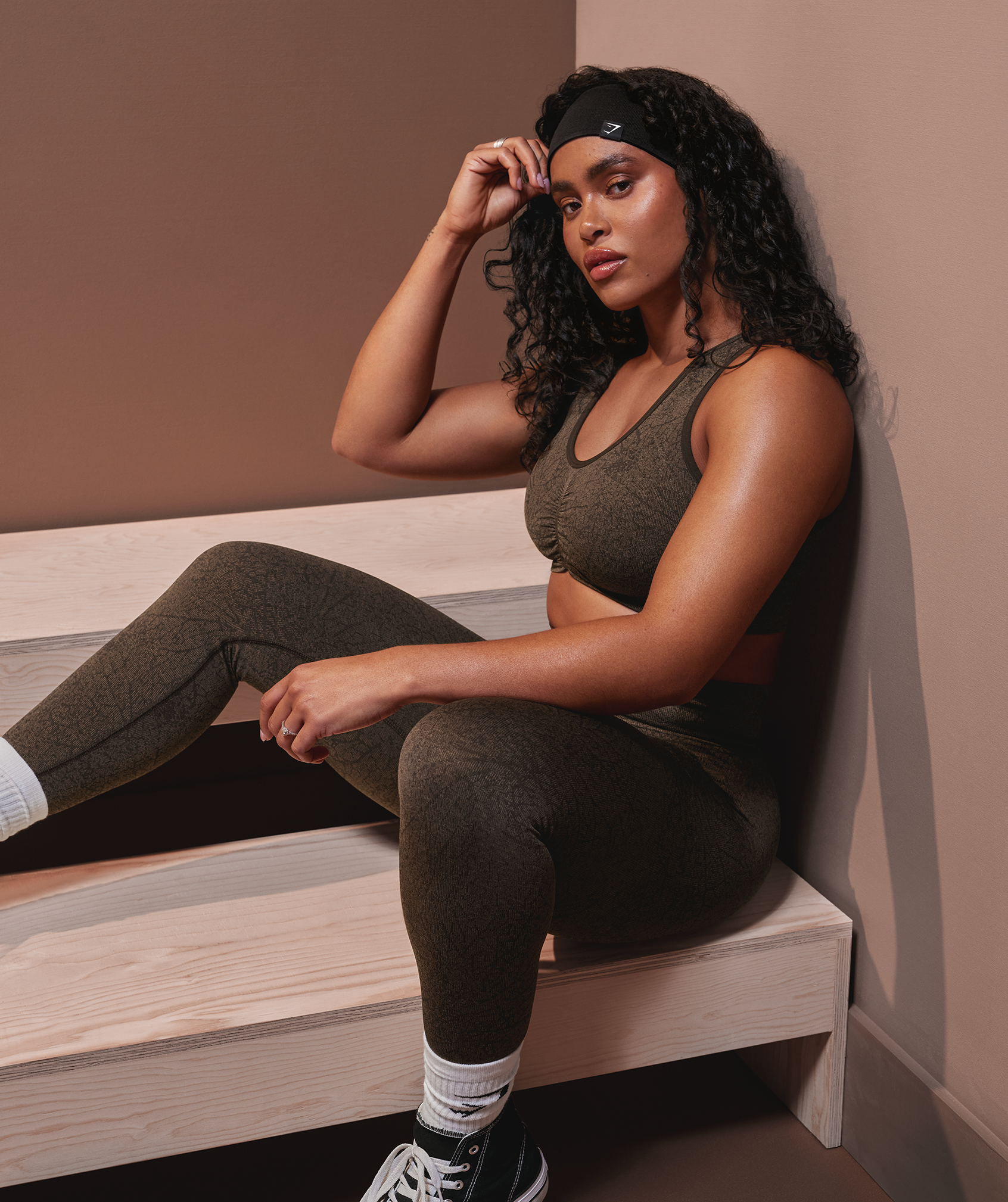 gymshark-power-diffuse-sweat-headband-stirnband-schwarz image 8