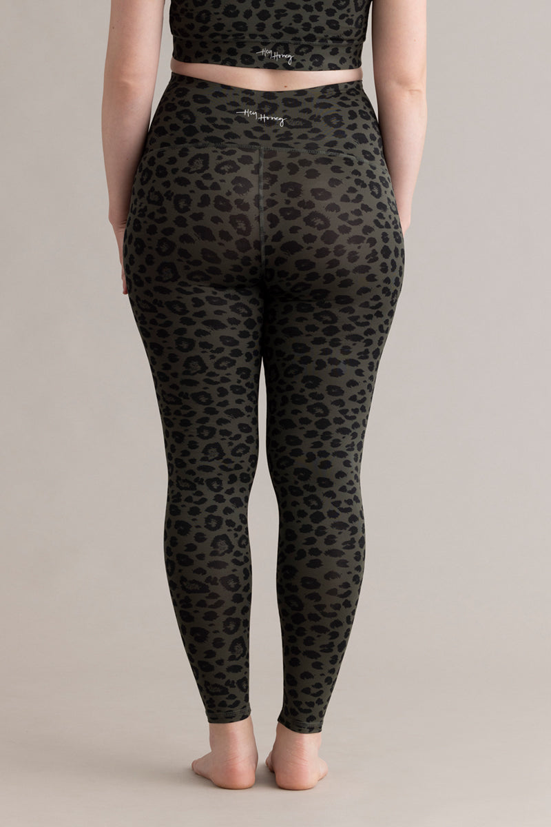 hey-honey-classic-maternity-leggings-leo-forest-high-waist image 4