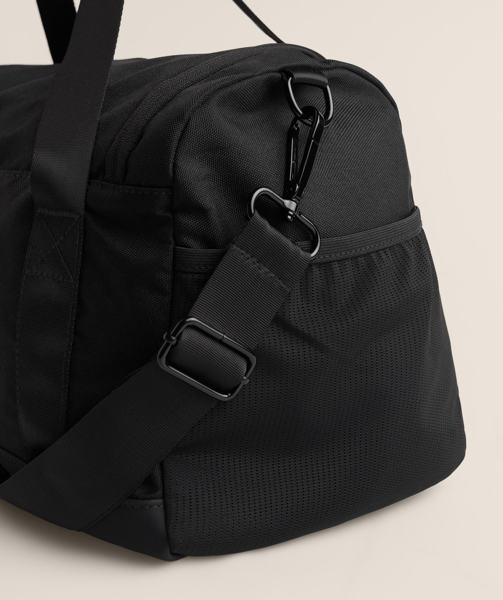 gymshark-everyday-holdall-small-sporttasche-34l-mit-schuhfach-2 image 5