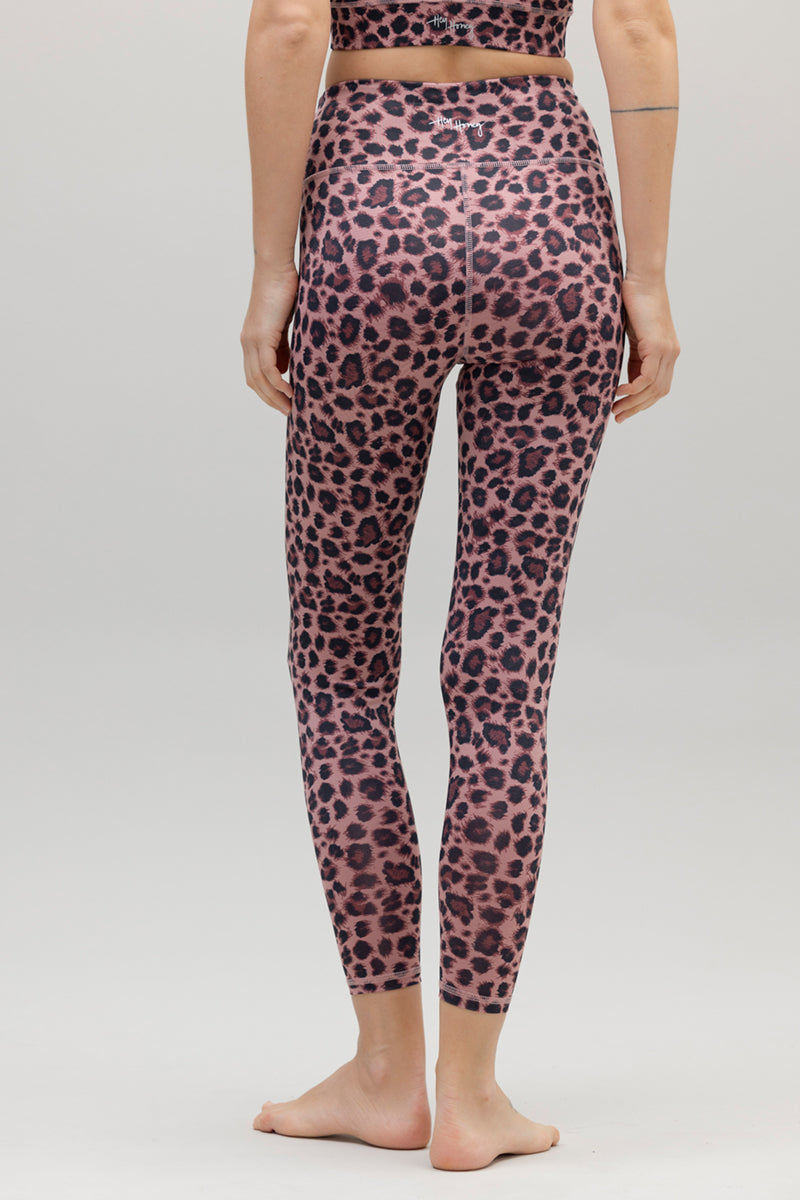 hey-honey-classic-cropped-leggings-leo-rose-3-4-print image 3