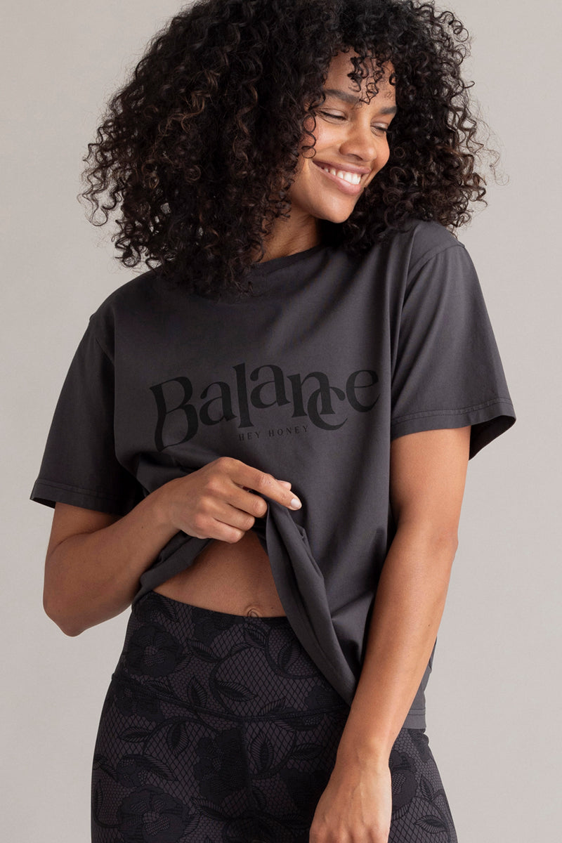 hey-honey-classic-t-shirt-balance-shirt-black-oversize image 3