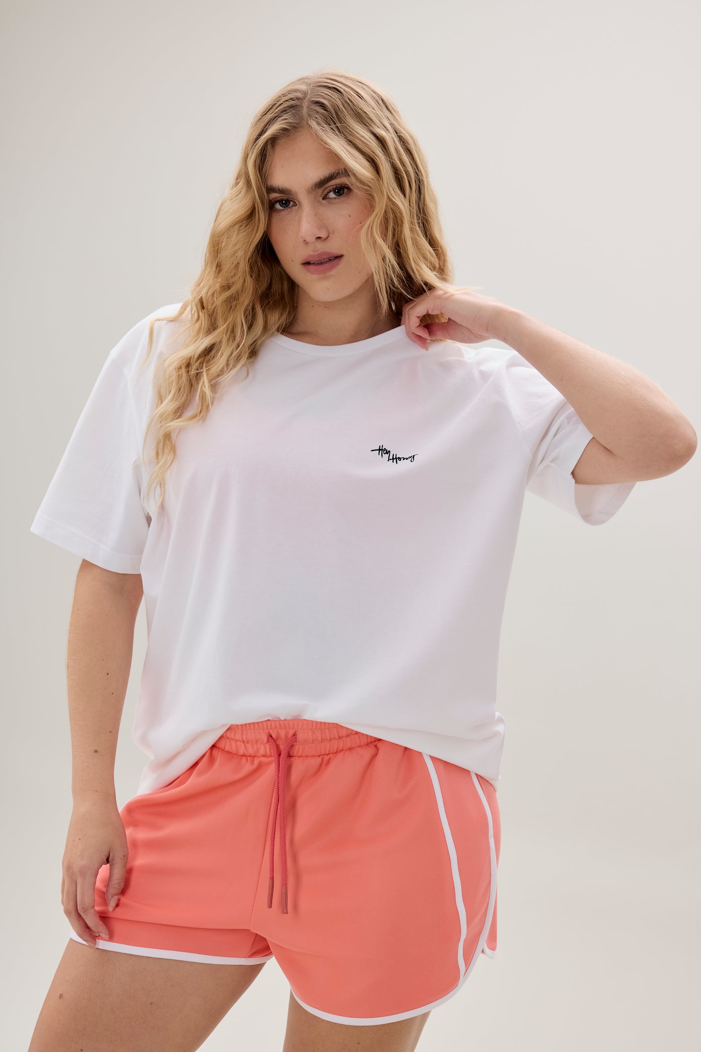 hey-honey-classic-trackshorts-phoenix-peach-high-waist image 3