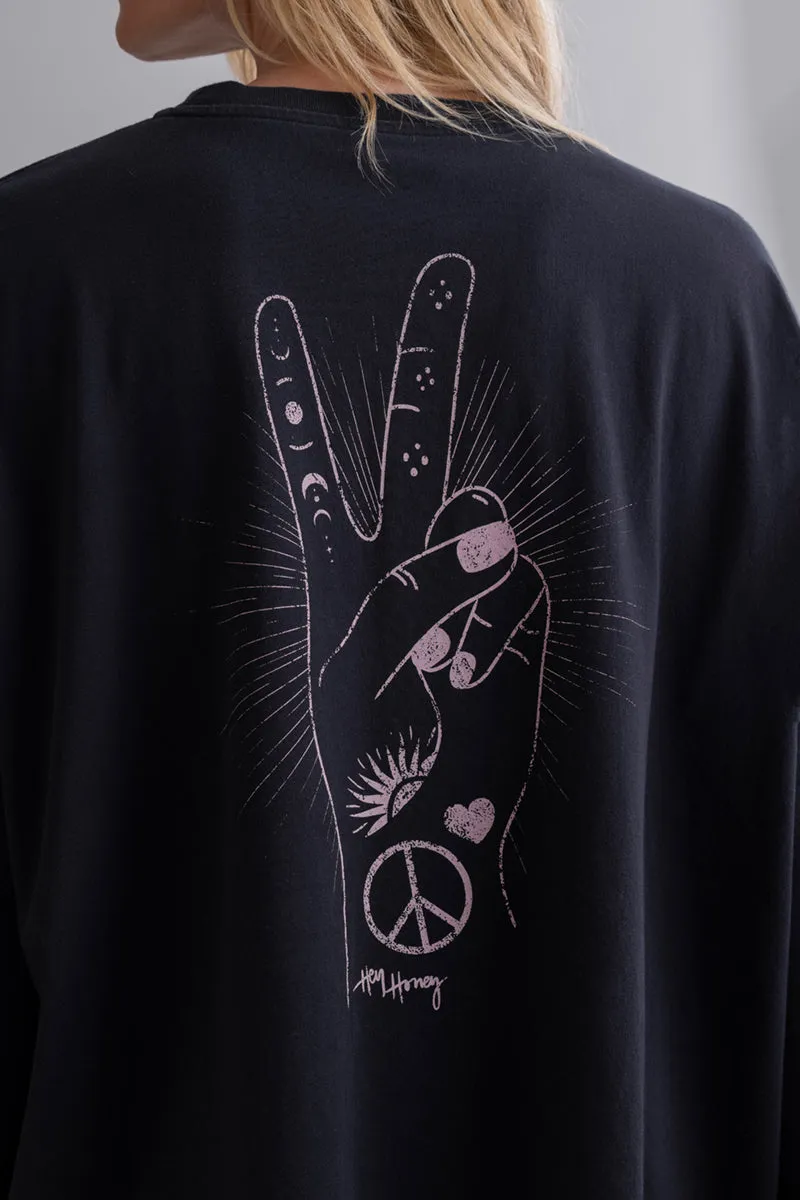 hey-honey-classic-oversized-longsleeve-black-washed image 1