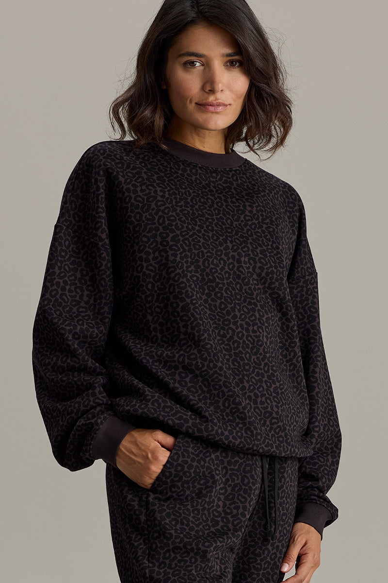 hey-honey-classic-sweater-leo-dark-brown-yoga-pullover image 3