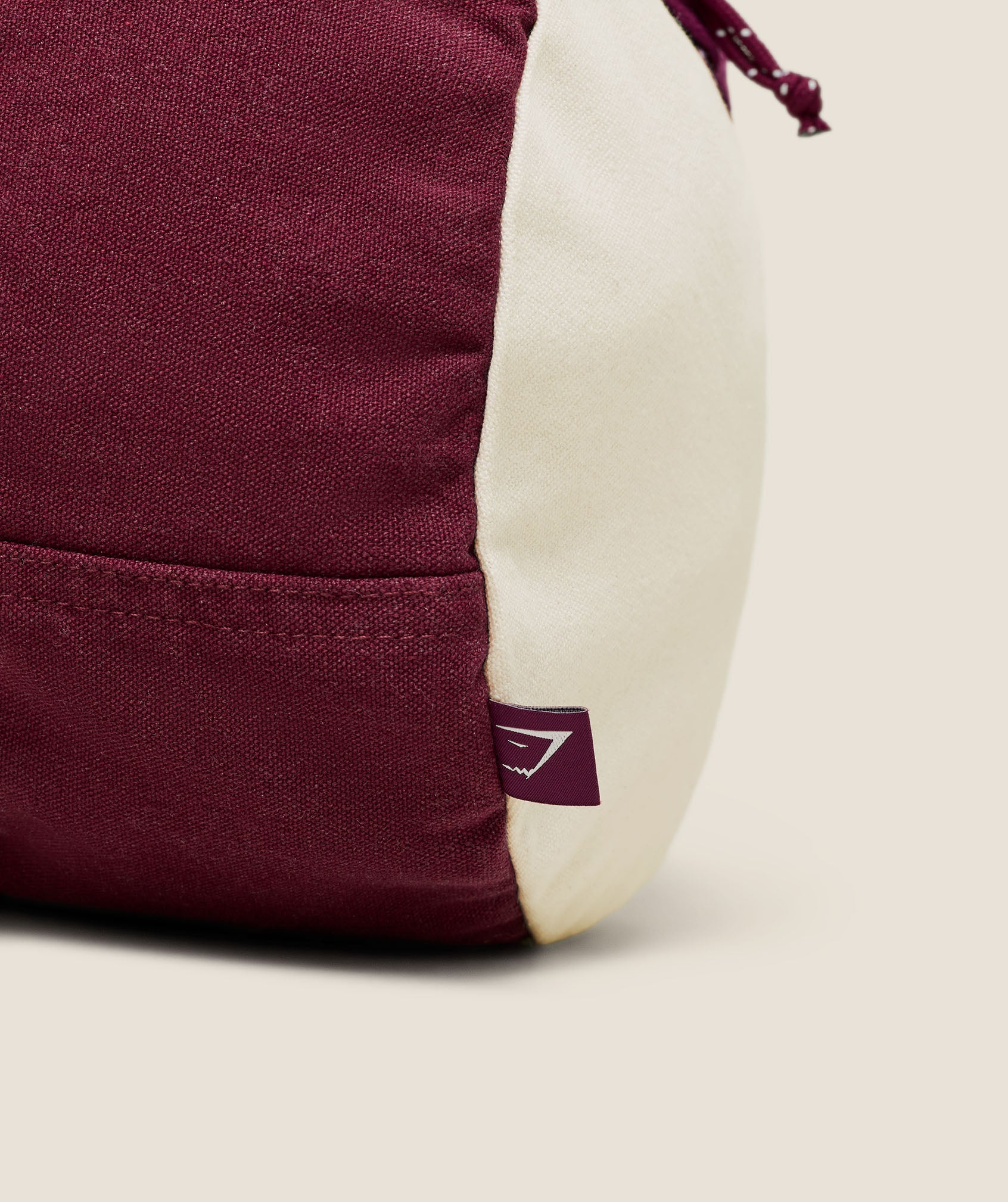 gymshark-everyday-seamless-essentials-duffle-bag-sporttasche-50cm-2 image 4