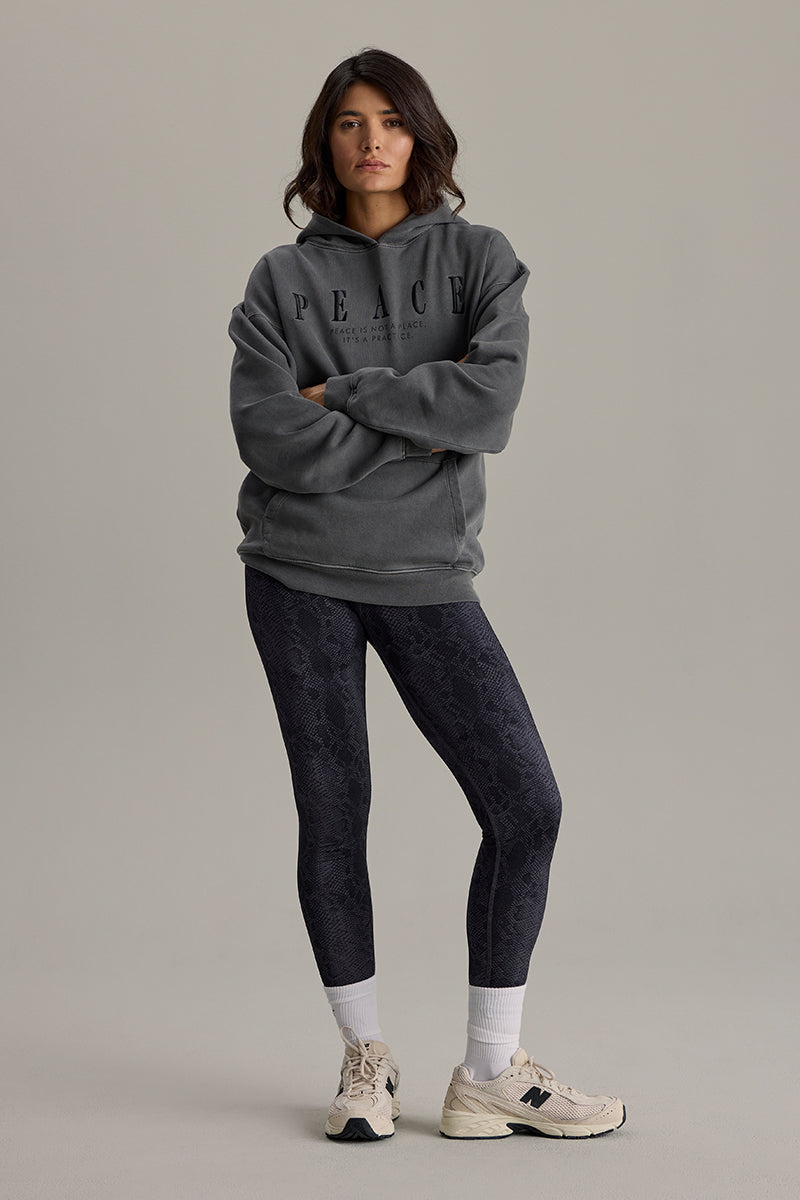 hey-honey-classic-hoodie-peace-black-washed-baumwolle-relaxed image 6