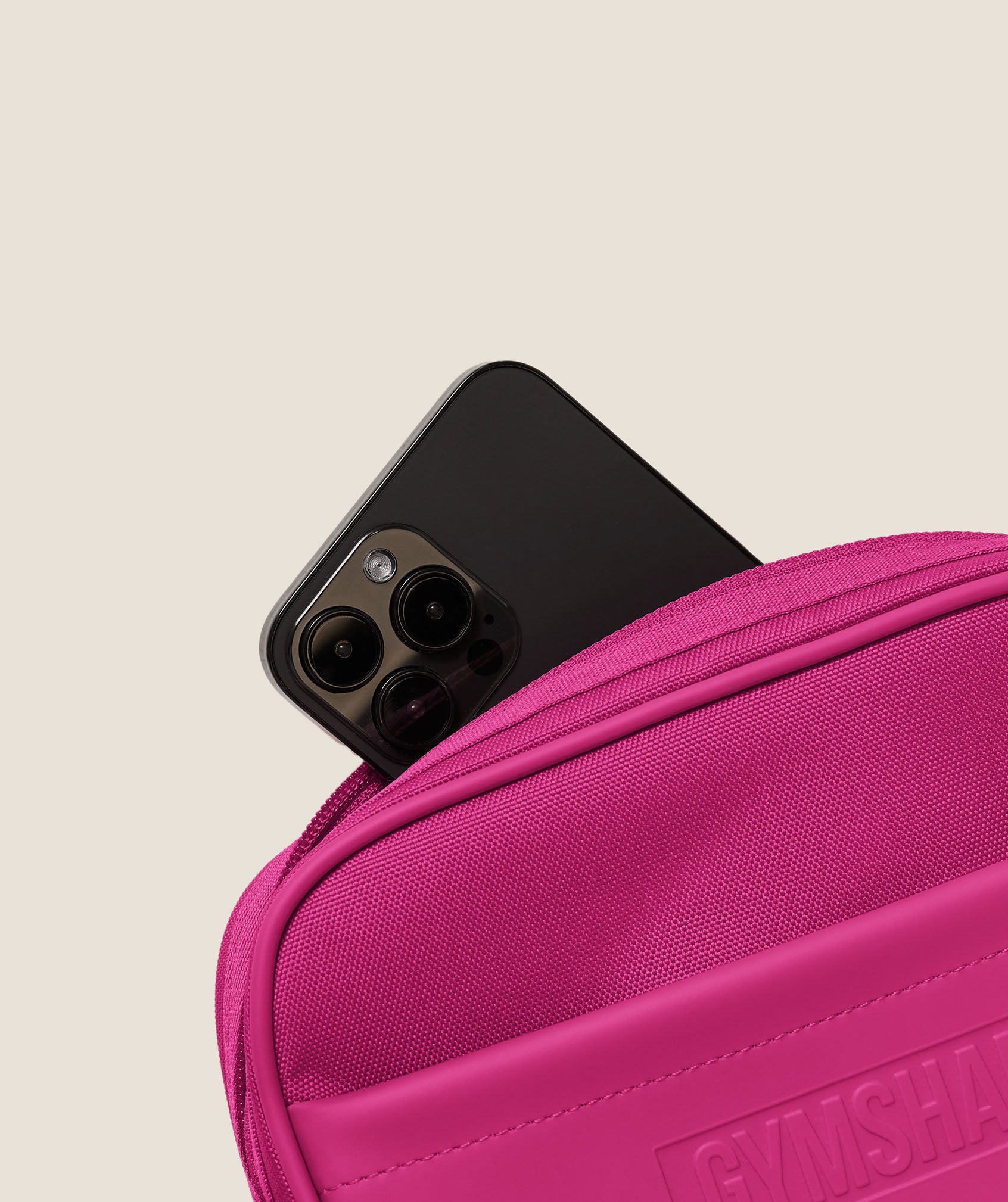 gymshark-everyday-camera-bag-kameratasche-wasserfest-4 image 2