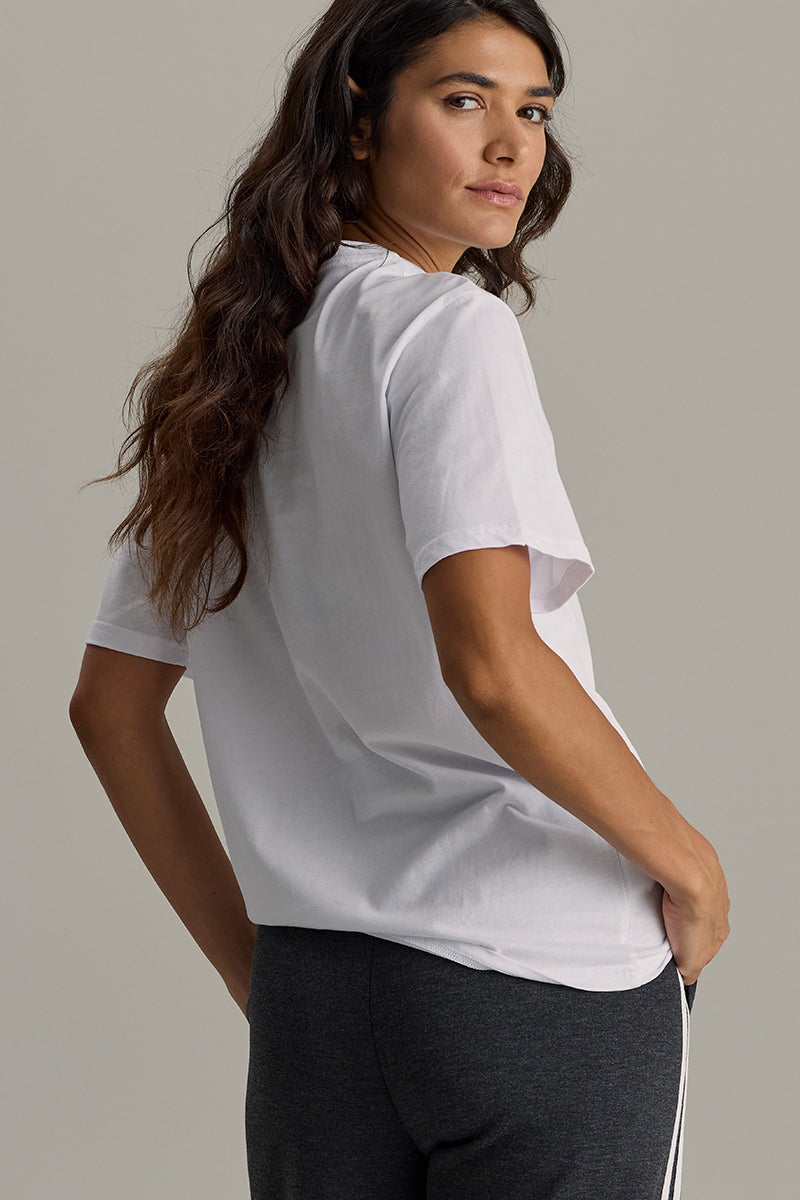 hey-honey-classic-unisex-t-shirt-white-baumwolle-oversize image 2