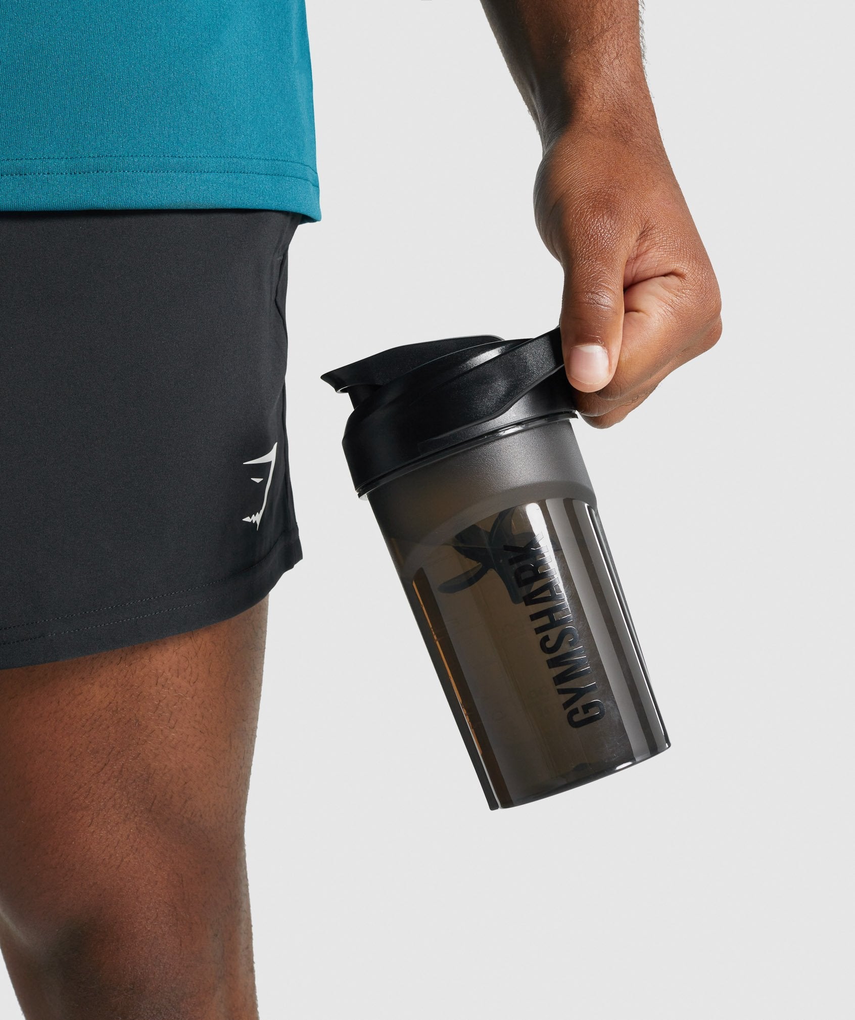 gymshark-conditioning-club-shaker-400-ml-shakerflasche-14oz image 1