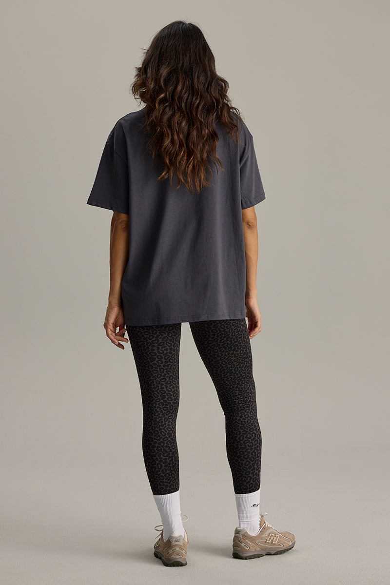 hey-honey-classic-oversized-t-shirt-leo-dark-grey-grau image 6