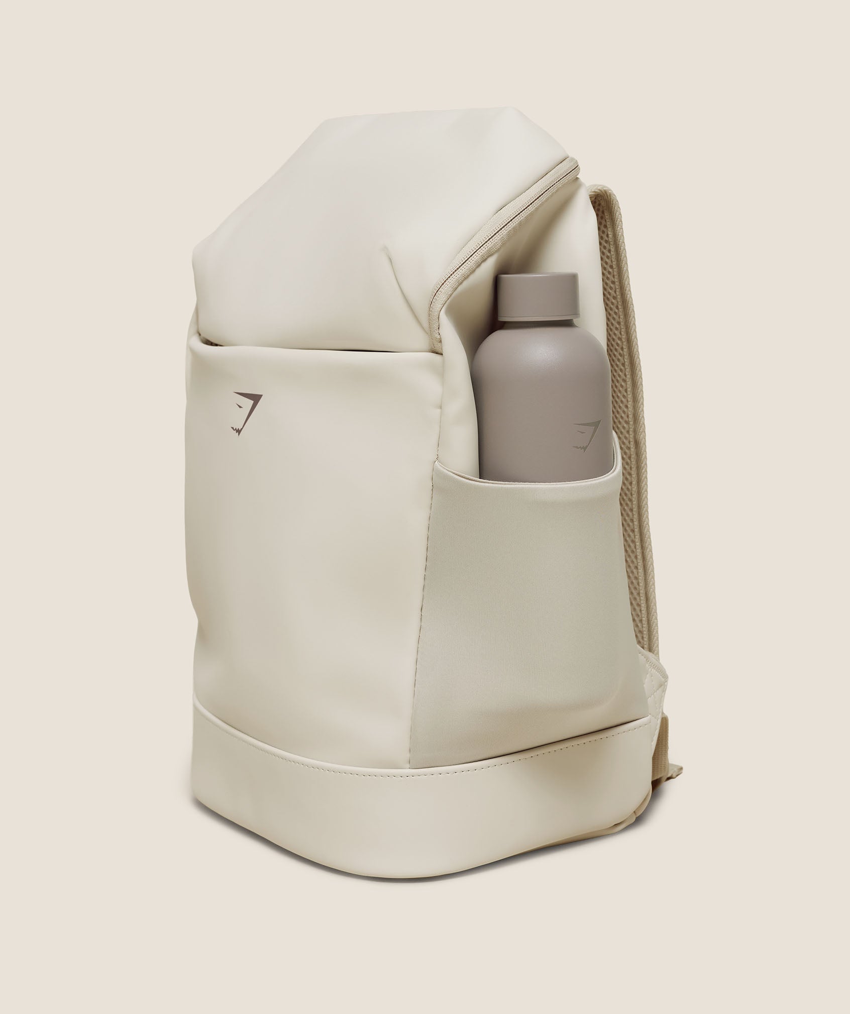 gymshark-everyday-small-sleek-backpack-rucksack-20-liter image 3