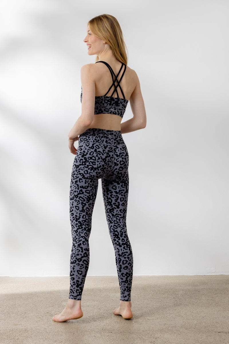 hey-honey-classic-animal-leggings-distorted-animal-magnet-print image 2