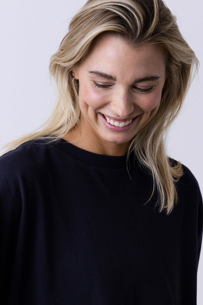 hey-honey-classic-oversized-longsleeve-black-washed image 5